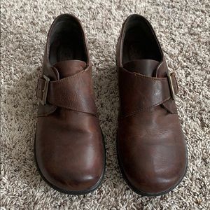 Brown casual shoes